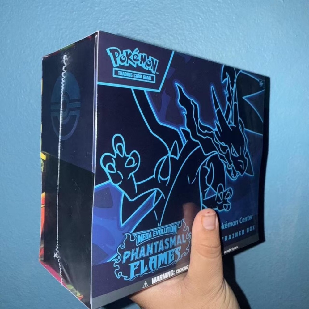 Pokemon Elite Trainer Box - Blue and Black - Picture 5 of 5